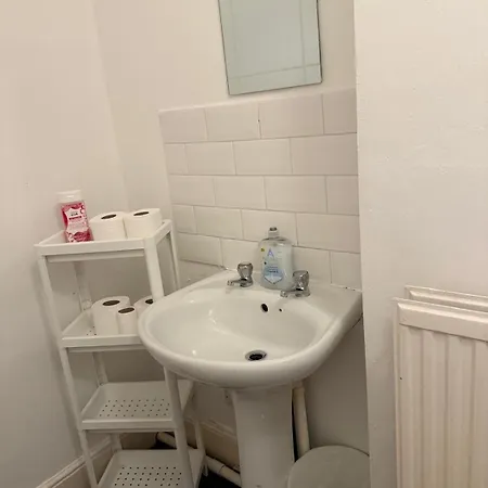 Гостевой дом 5 Brunswick St - Bedroom 03 Downstairs *