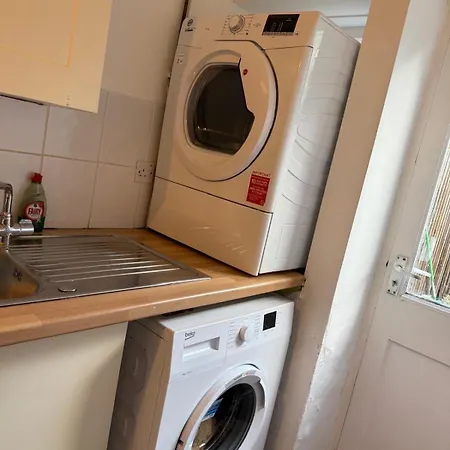 5 Brunswick St - Bedroom 03 Downstairs Vendégház *