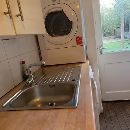 5 Brunswick St - Bedroom 03 Downstairs Vendégház