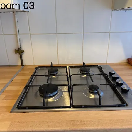 5 Brunswick St - Bedroom 03 Downstairs Gæstehus